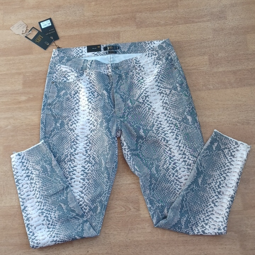 Lucky and Blessed Jegging size 14